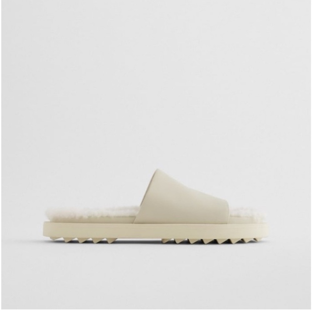 NWT Zara Low Heel Leather sandals with Fleece